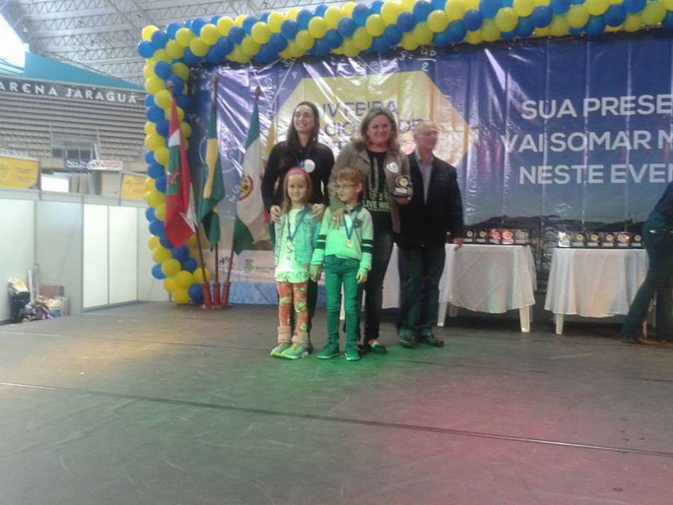 CEI de Blumenau ganha troféu na Feira Nacional de Matemática