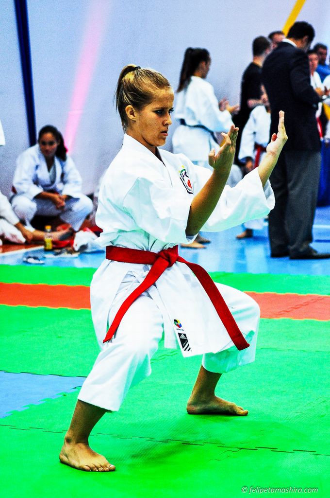 Atletas blumenauenses disputam seletiva nacional no Karatê