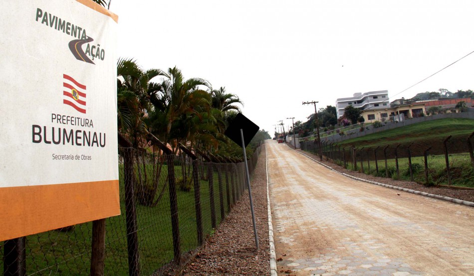 Prefeitura entrega pavimentações no Salto Weissbach e Itoupavazinha