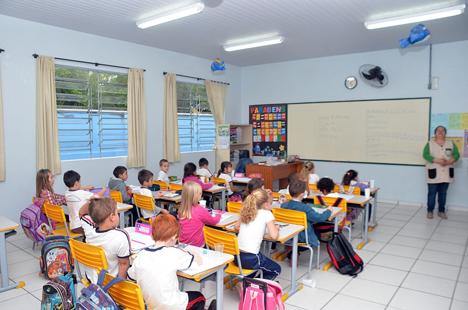 Prefeitura entrega escola Quintino Bocaiúva totalmente reformada 