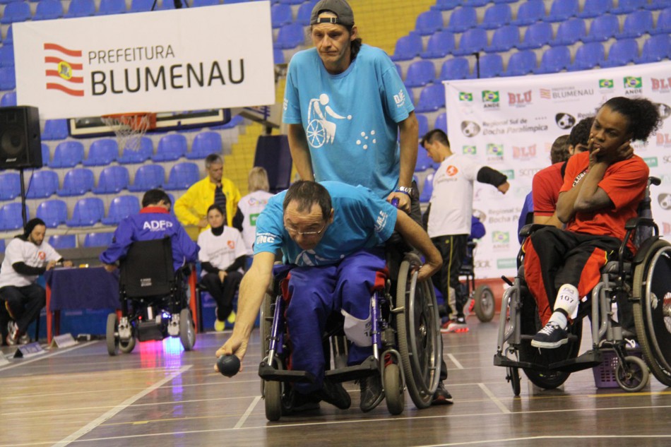 Começa o Campeonato Regional de Bocha Paralímpica em Blumenau