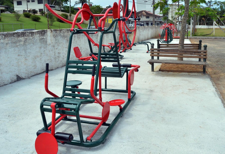 Moradores do Badenfurt recebem academia ao ar livre