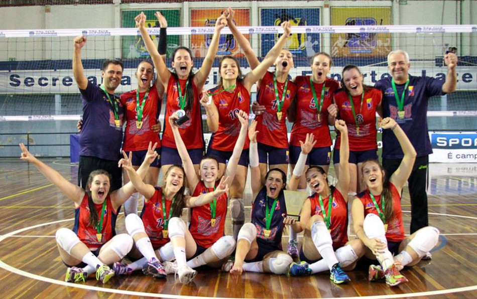 Bluvolei garante vaga para a Liga Nacional 