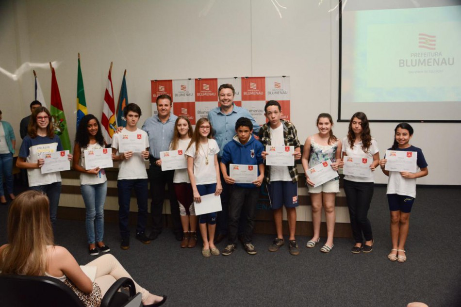 Concurso permite que estudantes acompanhem rotina da Prefeitura 