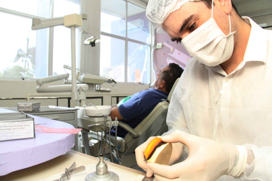 Prefeitura oferece próteses dentárias gratuitas à comunidade blumenauense