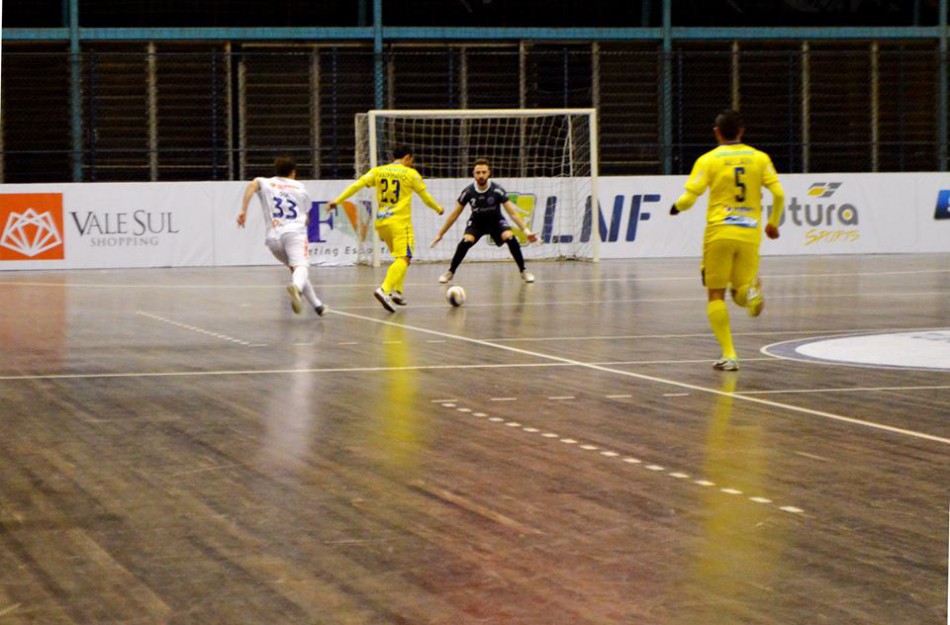 Blumenau vence Tubarão de goleada pela Liga Nacional de Futsal