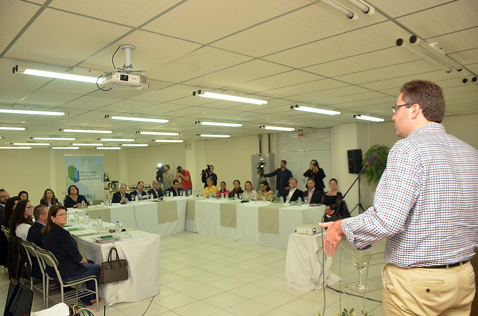 Prefeitura apoia projeto que irá debater educação no município