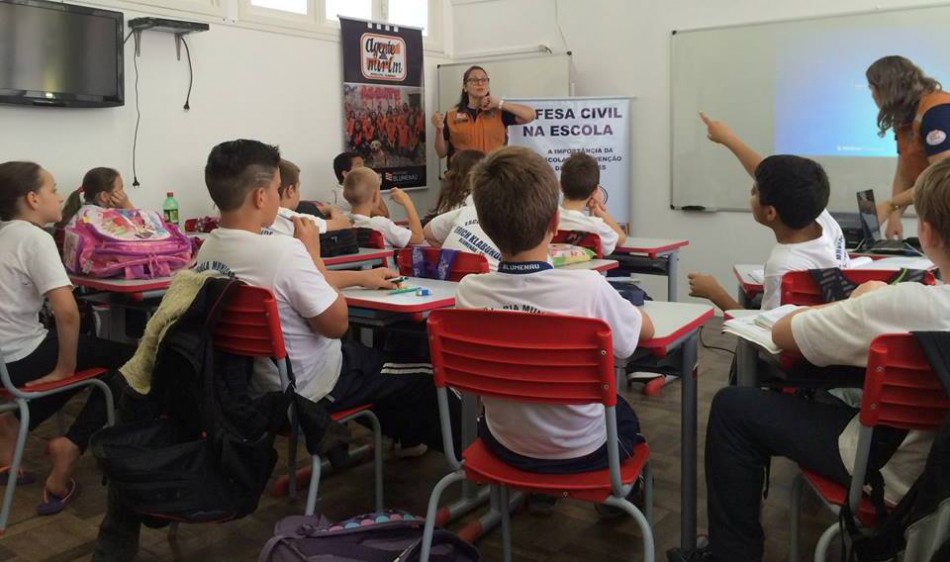 EM Erich Klabunde recebe Programa Defesa Civil na Escola