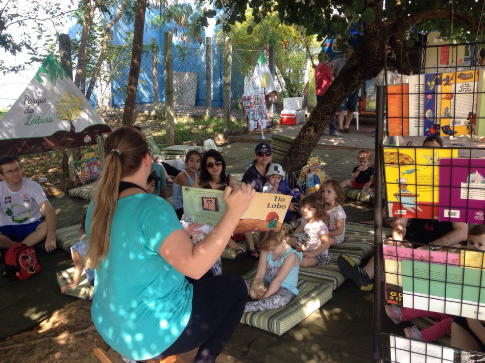 Parque da Leitura apresenta livros arrecadados pela Banda Municipal