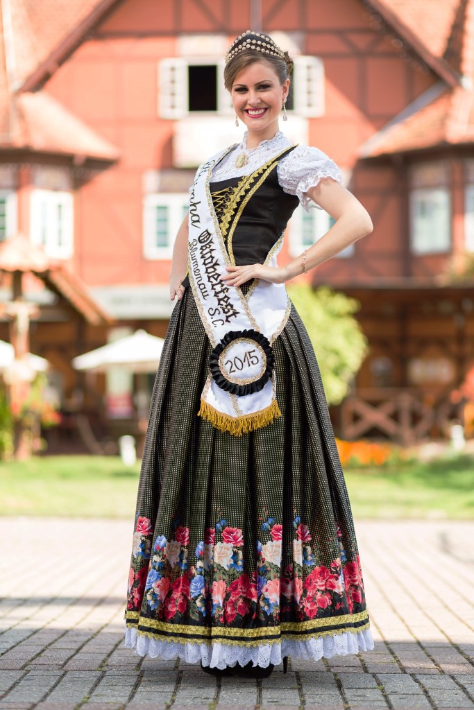 Rainha da 32ª Oktoberfest viaja para Munique nesta quinta-feira