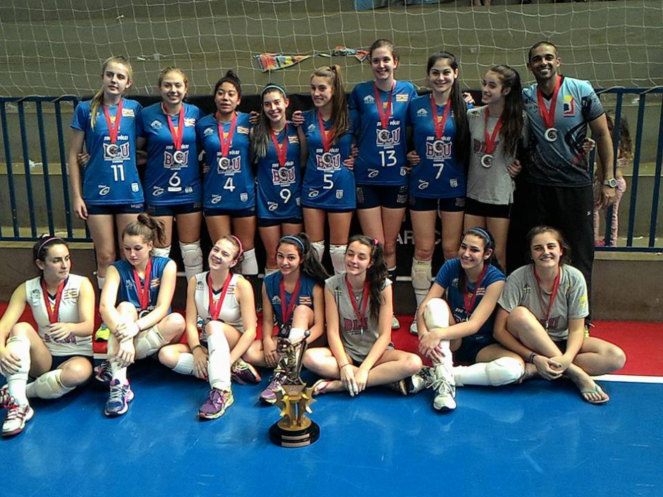 Bluvolei conquista o vice-campeonato catarinense de voleibol