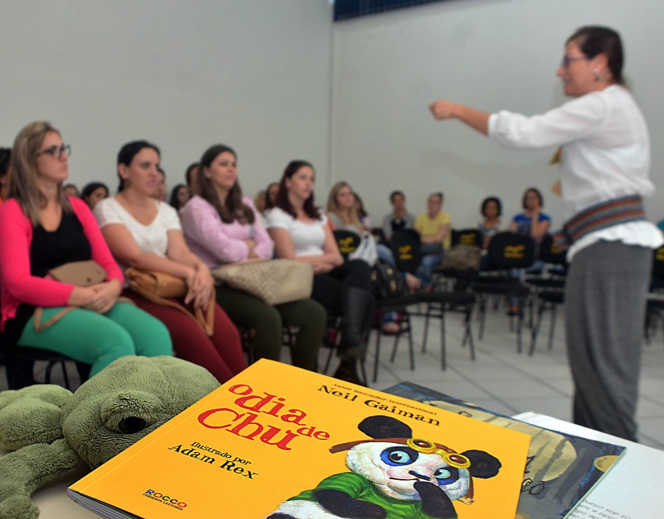 Profissionais da educação infantil recebem terceira etapa de formação