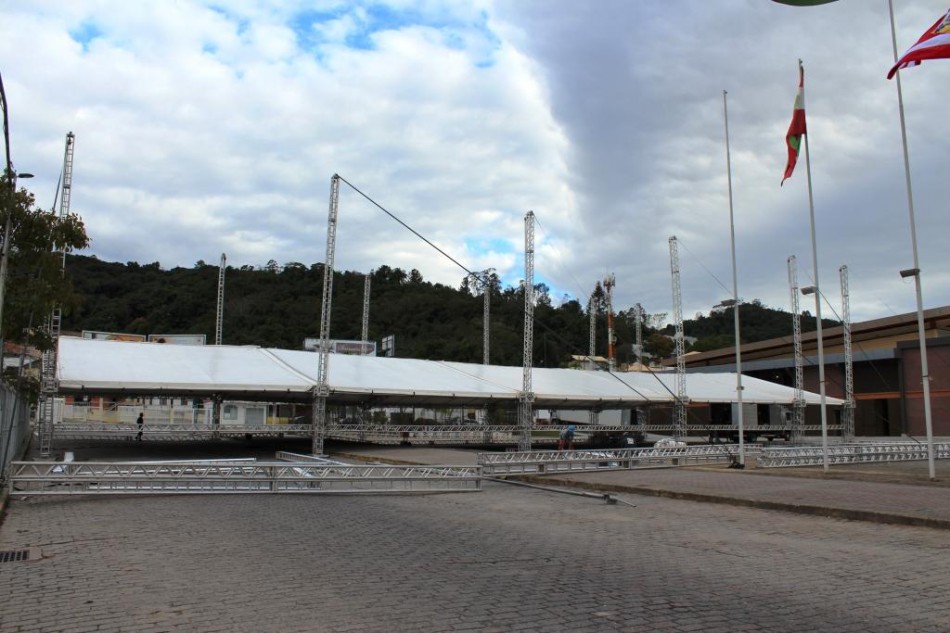 Trânsito na região da Vila Germânica sofre alterações
