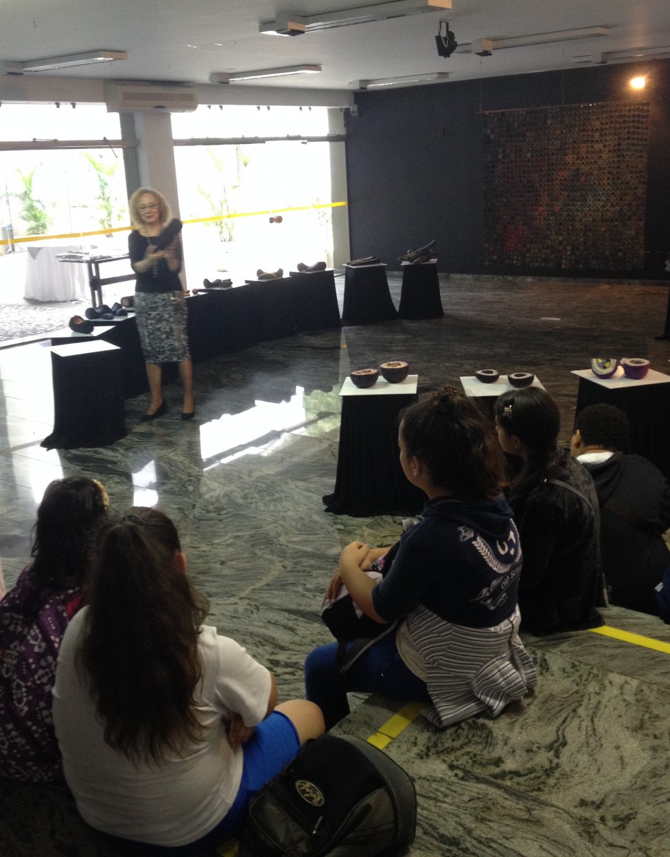 Alunos de Gaspar visitam museus do Centro Histórico
