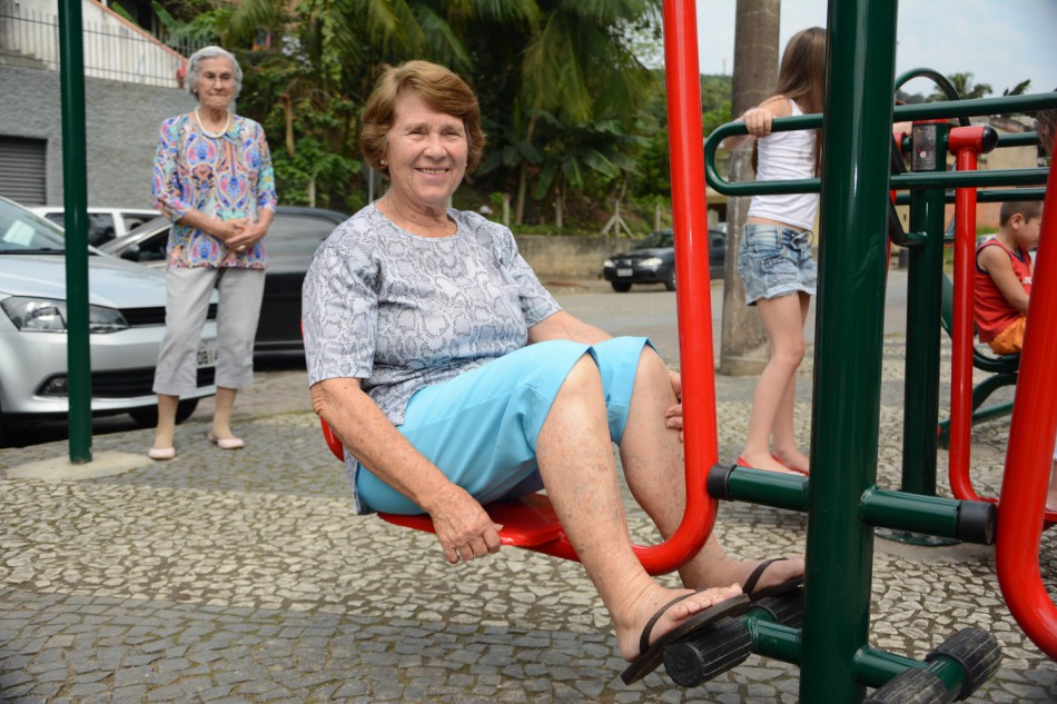 Comunidade do bairro Ponta Aguda celebra nova academia ao ar livre