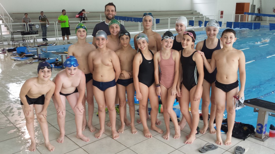 Natação de Blumenau compete no Torneio Sul Brasileiro Mirim
