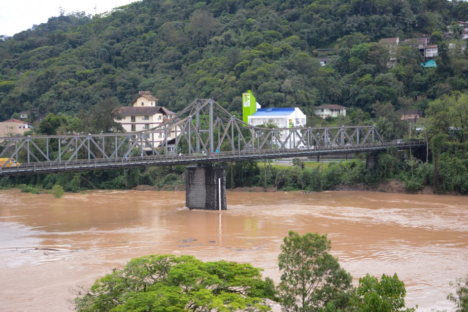 Rio Itajaí-Açu está em 9,24 metros na medição das 11h