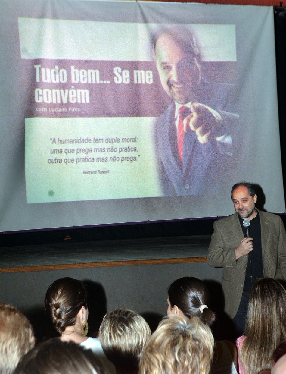 Prefeitura homenageia servidores por prêmio nacional 