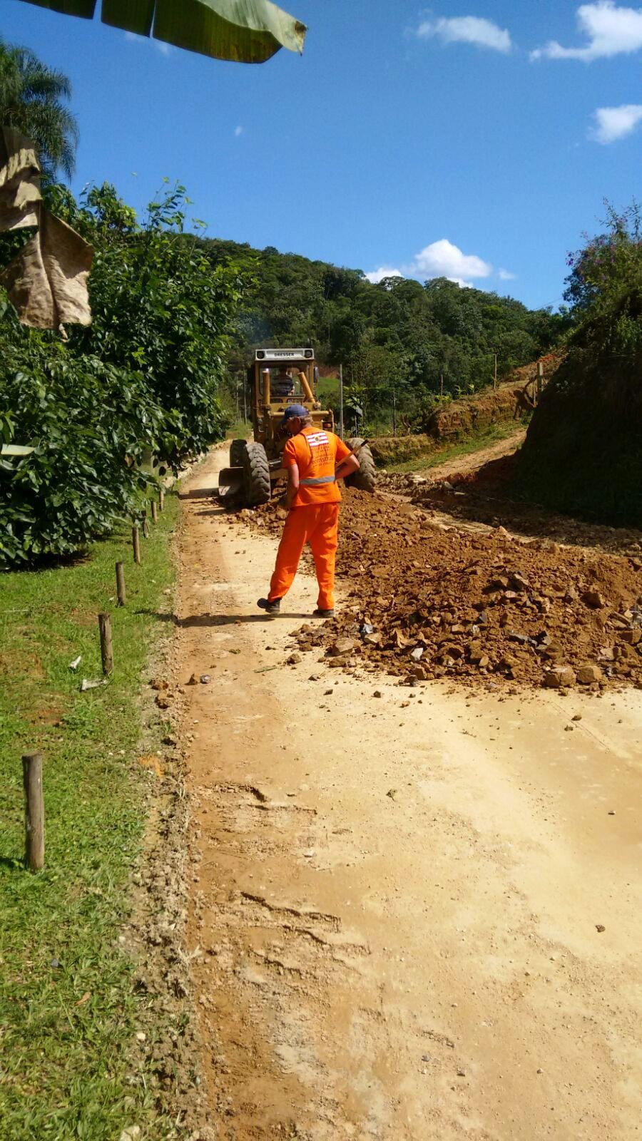 Distrito da Vila Itoupava recebe serviço de macadamização
