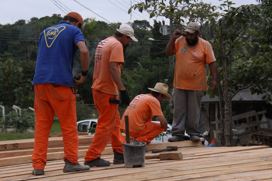 Prefeitura realiza manutenção em ponte no bairro Fortaleza