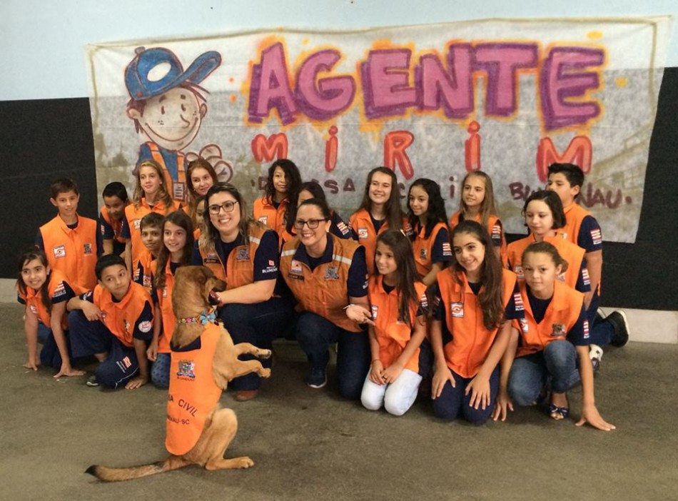Prefeitura promove formatura dos Agentes Mirins de Defesa Civil