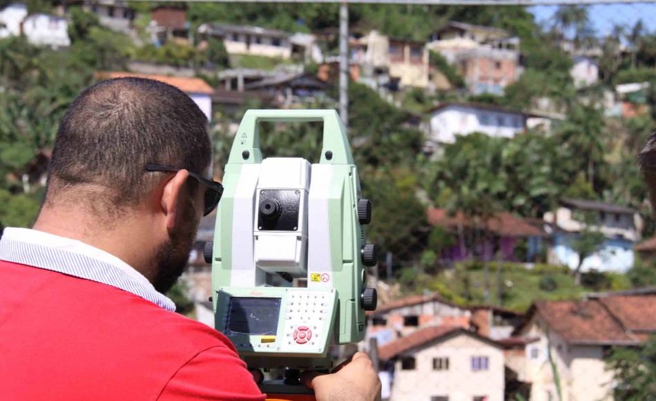 Blumenau recebe sistema de monitoramento de deslizamentos 