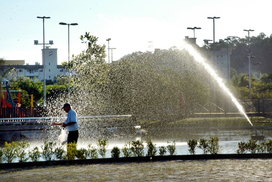 Defesa Civil orienta população sobre o período de intenso calor