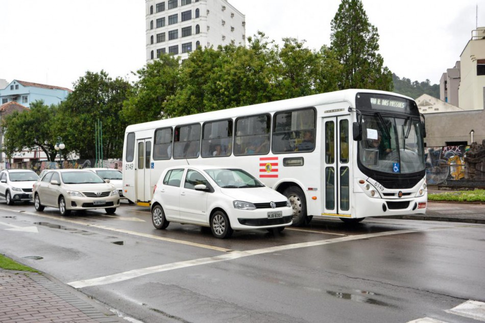 Transporte coletivo opera com catraca livre nesta quinta-feira