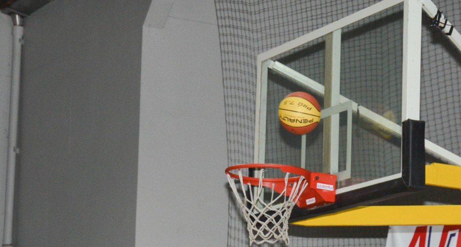Basquete feminino disputa triangular para a fase final do estadual