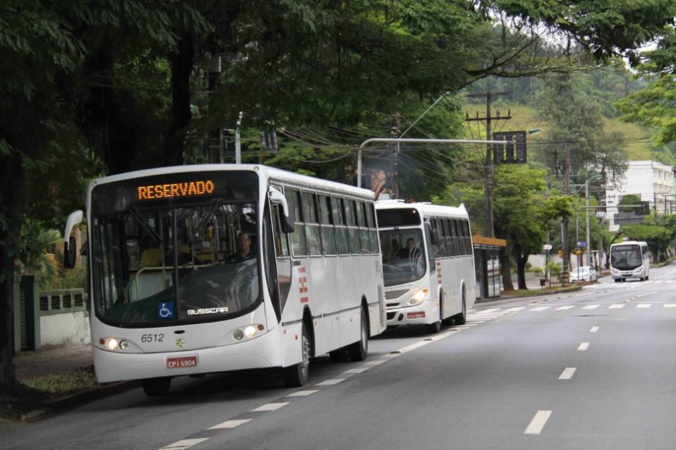 Transporte coletivo circula com catraca livre e linhas especiais nesta terça