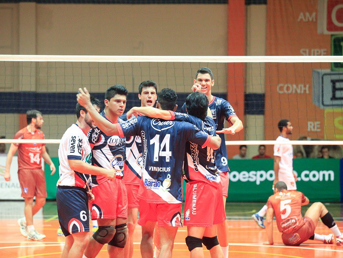 Blumenau enfrenta equipe de São Paulo pela Superliga B de voleibol