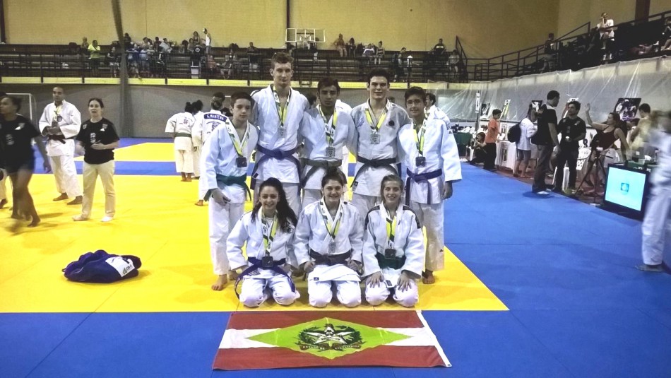 Judocas blumenauenses vencem estadual sub-18