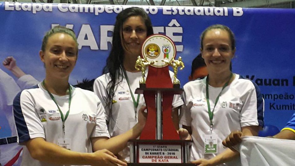 Blumenau é campeã geral da 1ª etapa do Estadual B de karatê
