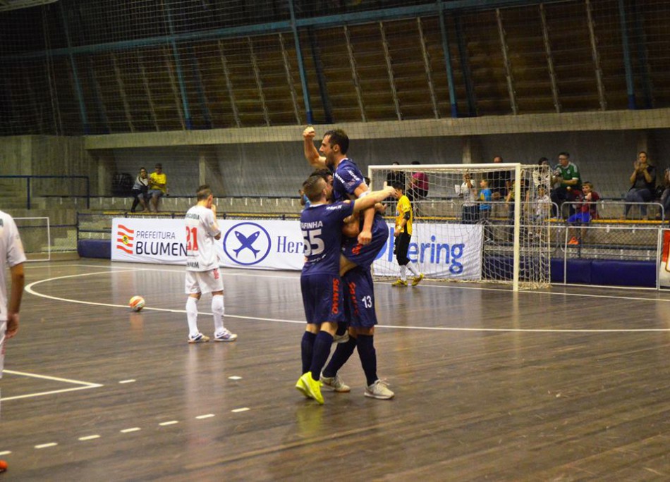 Futsal empata primeira partida das quartas de final