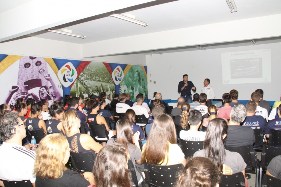 Fundação Municipal de Desportos presta contas aos treinadores e atletas