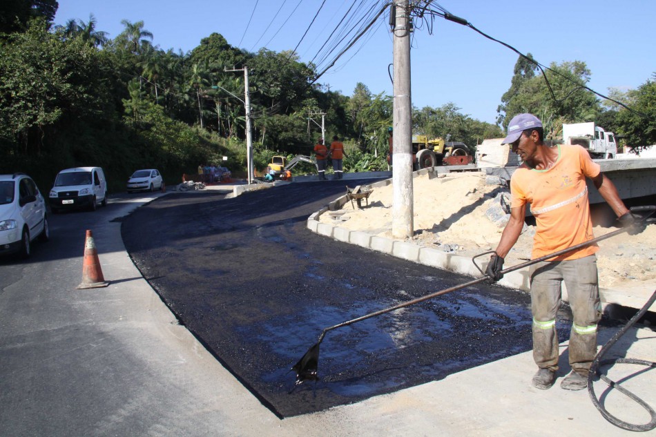 Obras na ponte da Rua Mariana Bronnemann alteram trânsito nesta sexta