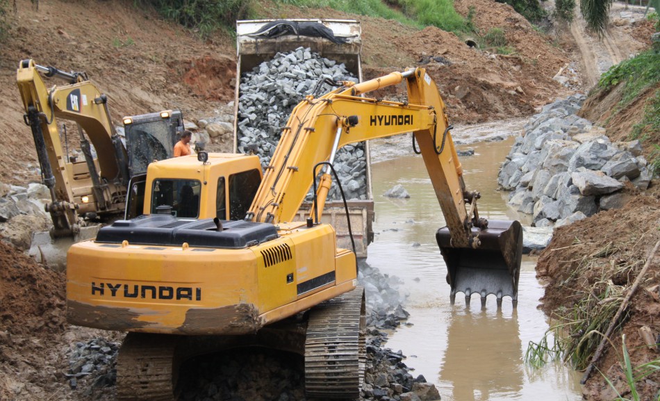Obras de macrodrenagem do Ribeirão Fortaleza estão 80% concluídas 