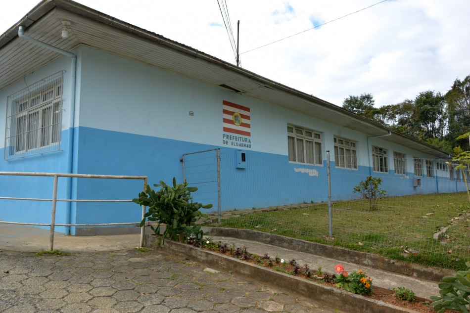 Assinada a ordem de serviço para reforma na EBM Hella Altenburg