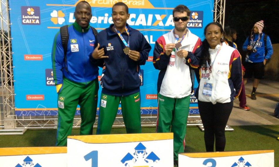Blumenau com bons resultados em competição de atletismo e natação