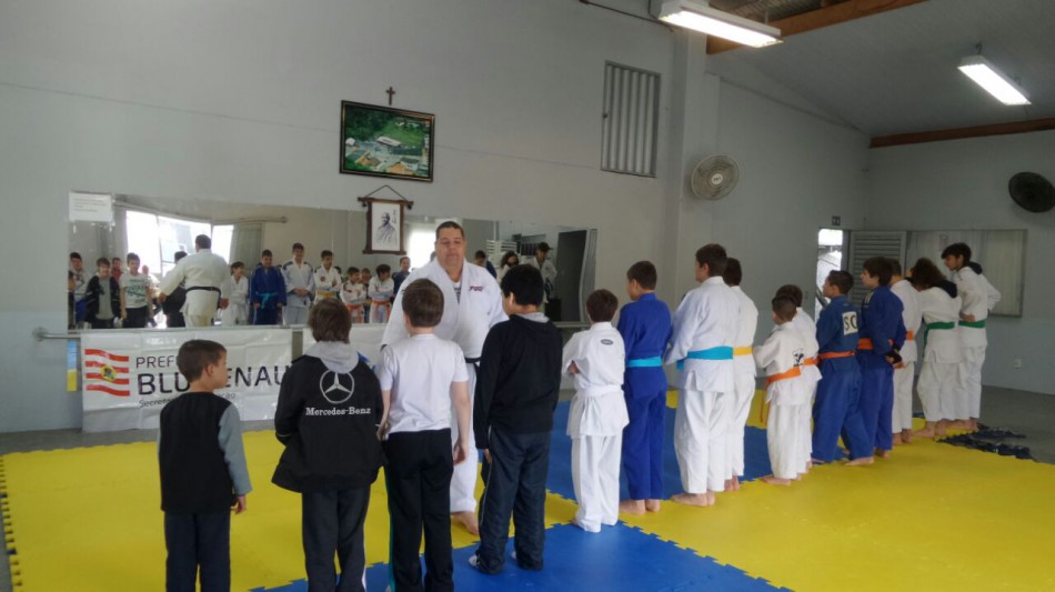 Encontro de judô paradesportivo fortalece autoestima de atletas