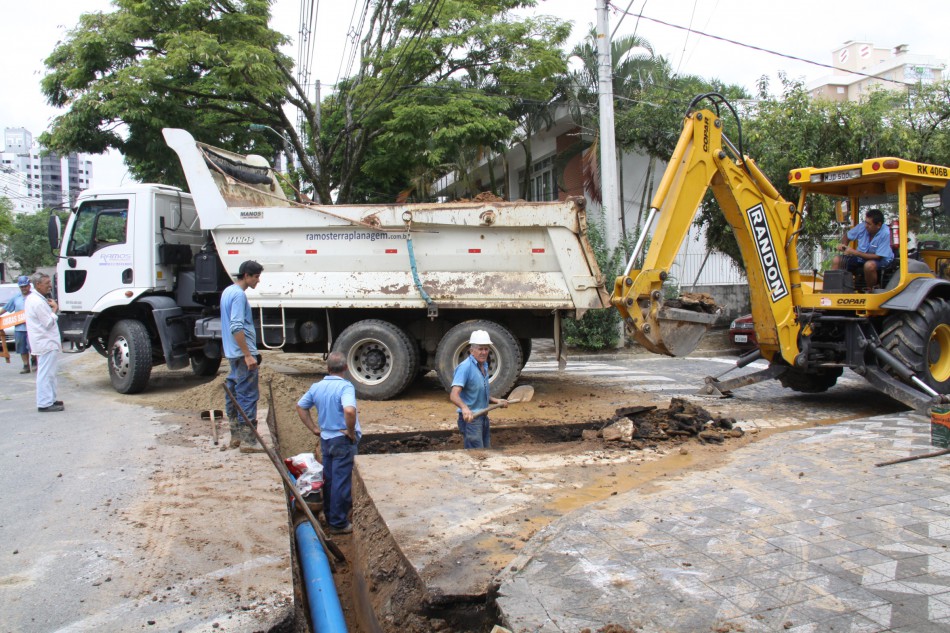 Obras do Samae se concentram na Rua Pandiá Cológeras