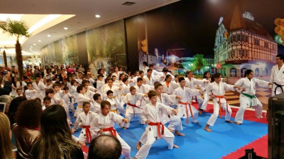 2º Dia de Karatê no Shopping ocorre nesta terça-feira em Blumenau