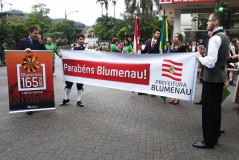 Comissão prepara desfile dos 166 anos de Blumenau