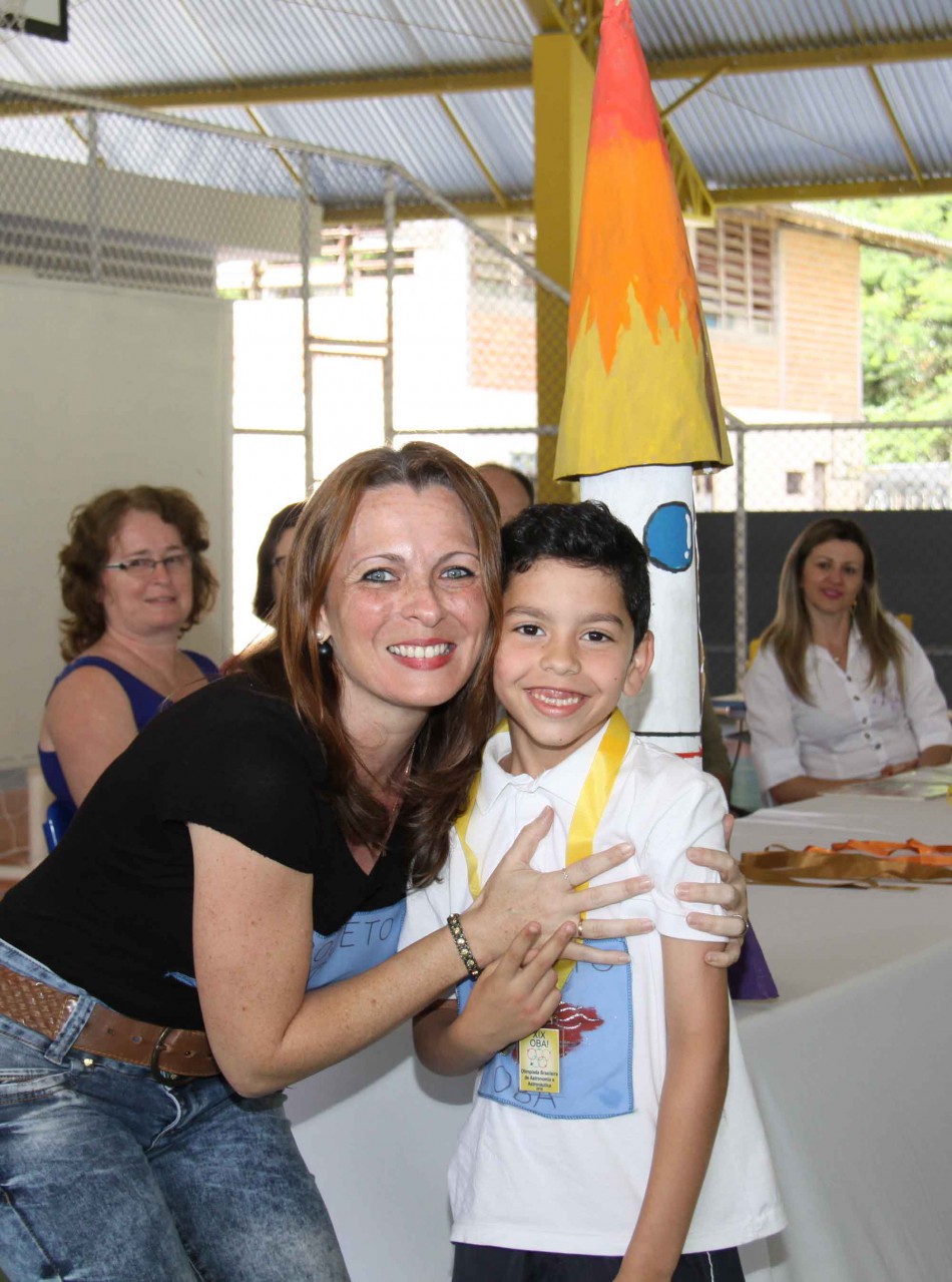 Estudantes recebem medalhas por participação em Olimpíada Brasileira de Astronomia