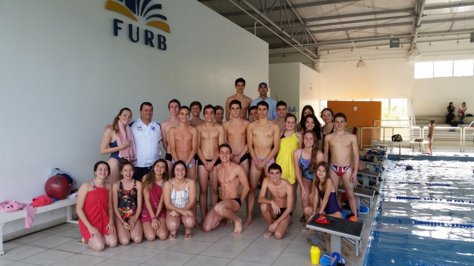 Blumenau com bons resultados no Troféu Eduardo Deboni de natação