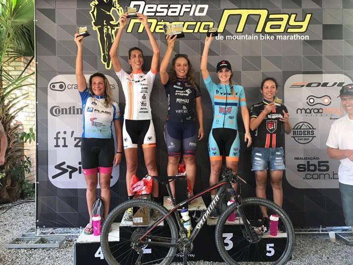Blumenauenses vencem desafio de mountain bike