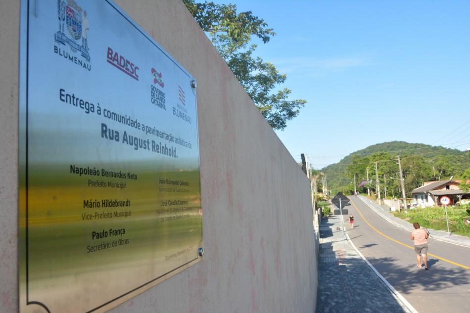 Pavimentação traz segurança à rotina escolar no bairro Nova Esperança