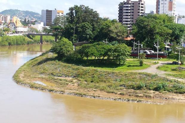 Prefeitura inicia limpeza para liberação da Prainha