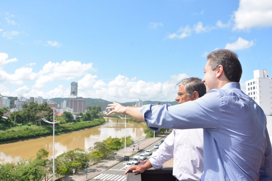 Governador garante recursos para a margem esquerda em Blumenau 