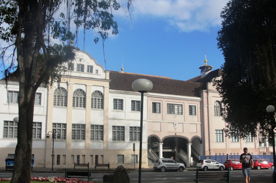 Previsão de entrega do novo telhado da FCBlu é de 90 dias